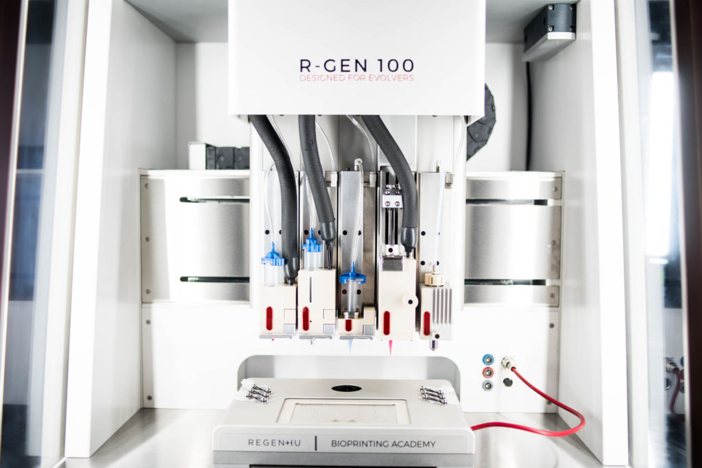 R-GEN-100-REGENHU-Switzerland-3d-bioprinting-solutions-bio-3d-bioprinters-fresh-printing-Printheads-Workzone-CloseUp-0002